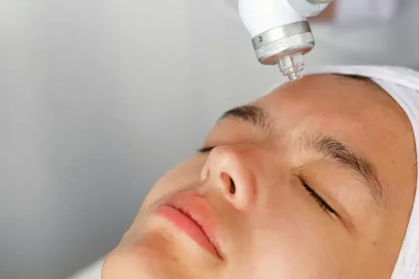 Mulher - Depilação Facial A Cera